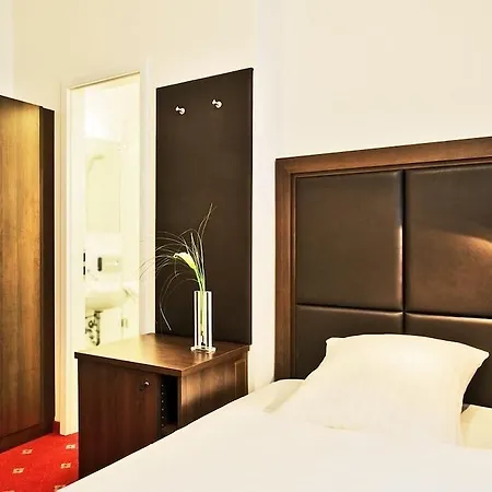 Centro National Frankfurt City, Trademark Collection By Wyndham Szálloda 3*