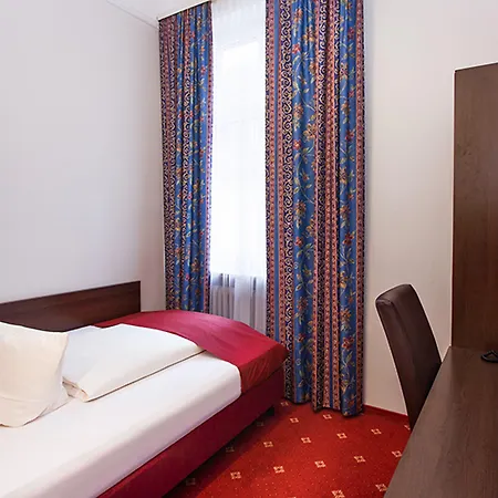 Szálloda Centro National Frankfurt City, Trademark Collection By Wyndham 3*