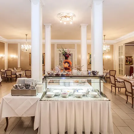 Centro National Frankfurt City, Trademark Collection By Wyndham Hotel 3*