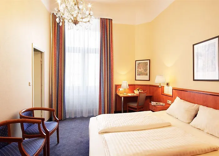 מלון Centro National Frankfurt City, Trademark Collection By Wyndham 3*